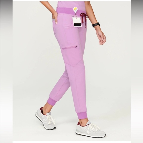 NWT Figs Set Catalina Top (XS) + Zamora Jogger (XSP) Scrub - Dusk - Picture 6 of 9